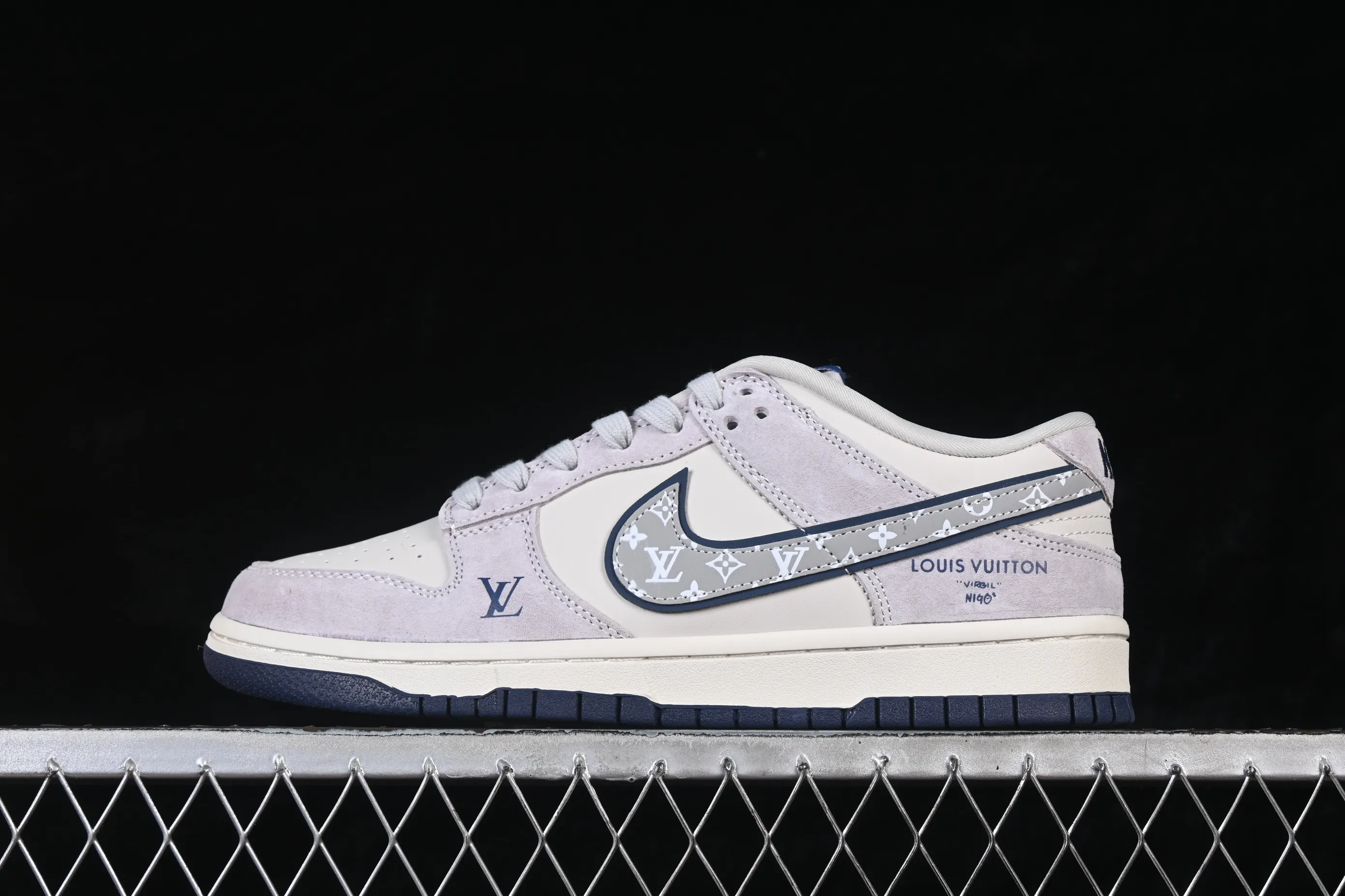 All categories Nk SB Dunk Series Nk SB Dunk Low High-end customized low-top sneakers Nike SB Dunk Low LV co-branded haze blue Anniversary high-end customized low-top casual sneakers DN3168-005